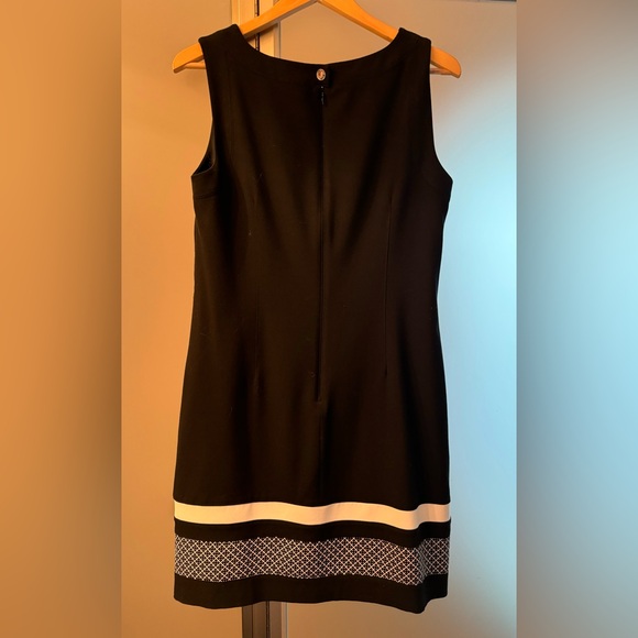 Women’s WHBM Black & White Sheath Dress, size 10 - Picture 3 of 4